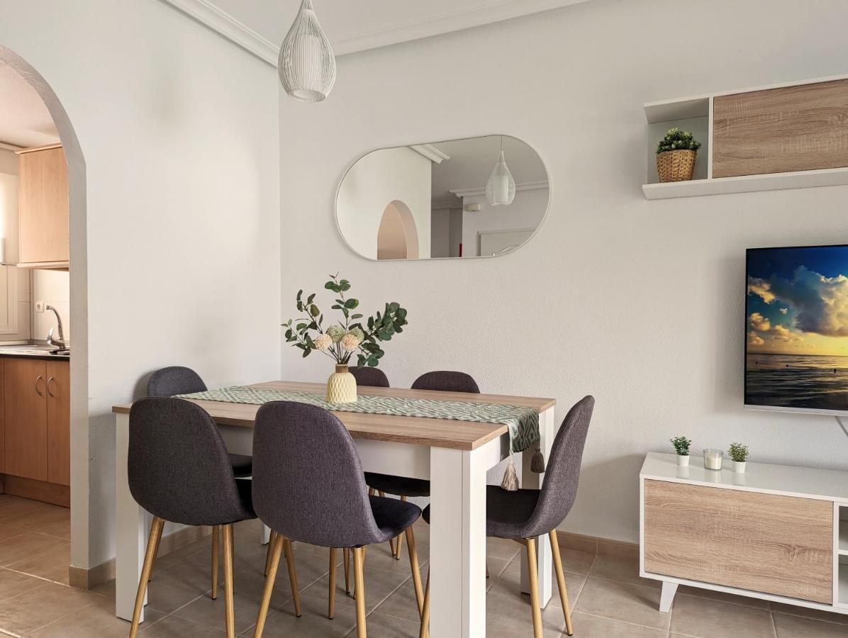 Apartamento Las Palmeras - Con Terraza, Barbacoa, Aire Acondicionado Y A 250M De La Playa! Los Alcázares Екстериор снимка